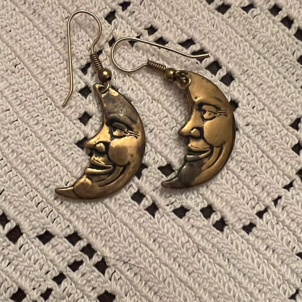 Smiling crescent moon dangle earrings gold tone